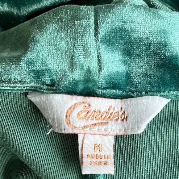 •Candie’s• Green Crushed Velvet Sleeveless Top - Size Medium - Picture 2 of 8